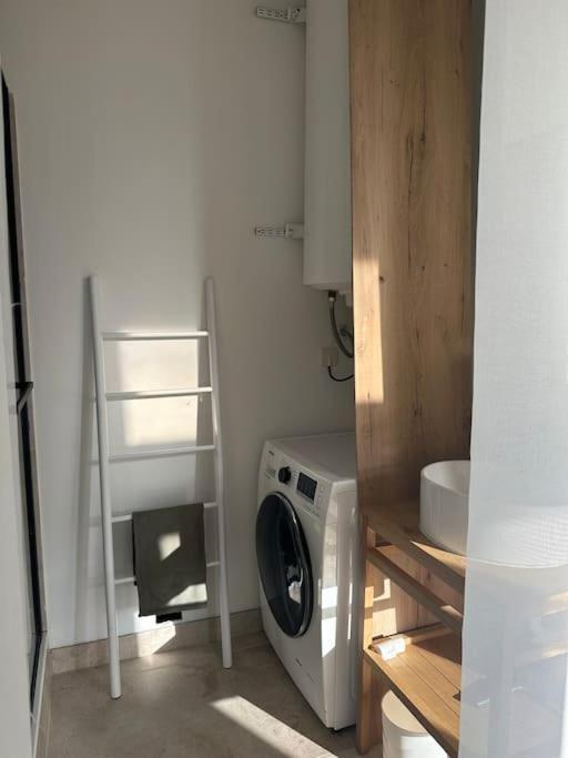 Au Pied Des Arenes De Appartement